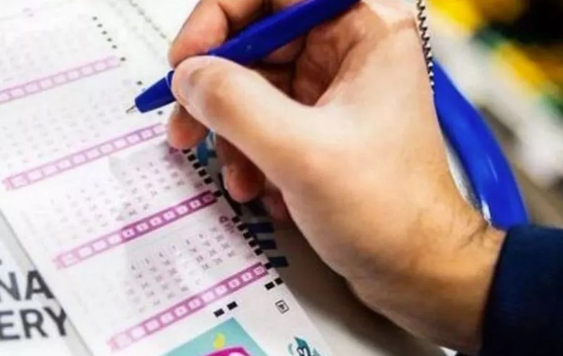 Un britanic a câștigat la loterie 10.000 lire sterline pe lună timp de 30 de ani