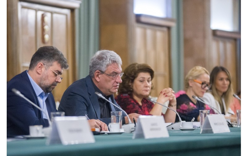 Premierul Tudose, anunț despre salarii: Rămân cel puţin la fel sau vor creşte, după trecerea contribuțiilor la angajat