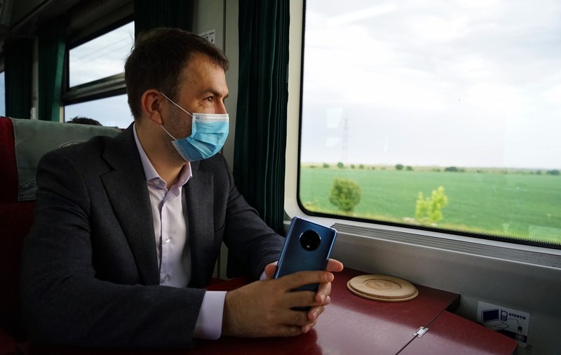Cum vor circula „Trenurile Soarelui” către litoral, în această vară. Cătălin Drulă: „Cel mai rapid tren ajunge în două ore la mare”