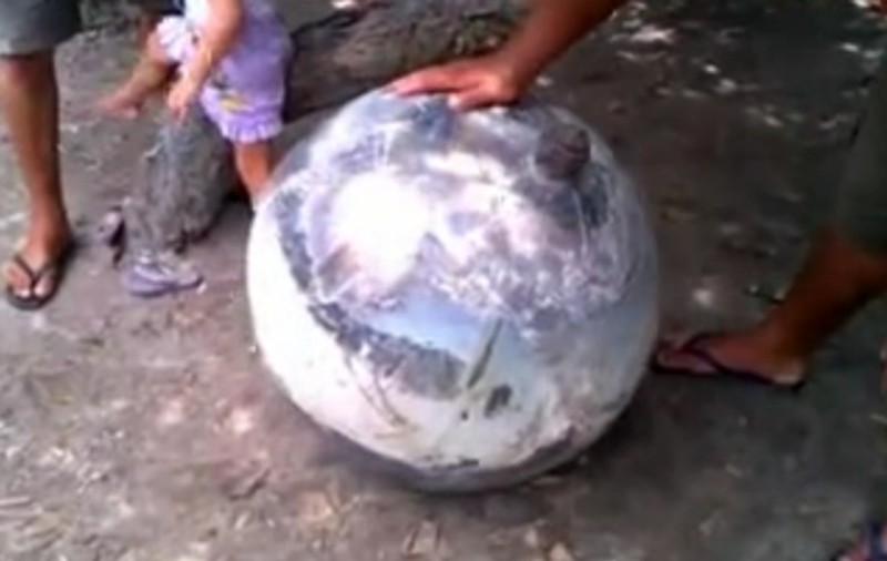 OZN eşuat? Un obiect ciudat a căzut cu zgomot teribil din cer şi a speriat lumea| VIDEO