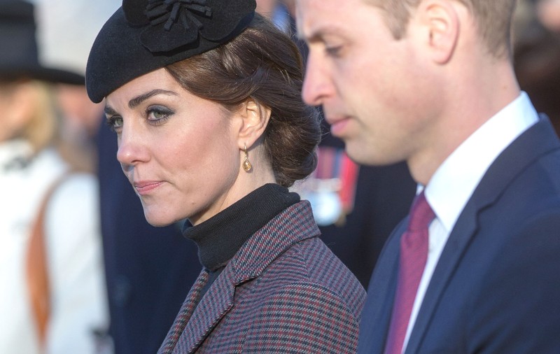 Și-a dat foc în fața palatului în care locuiește Kate Middleton