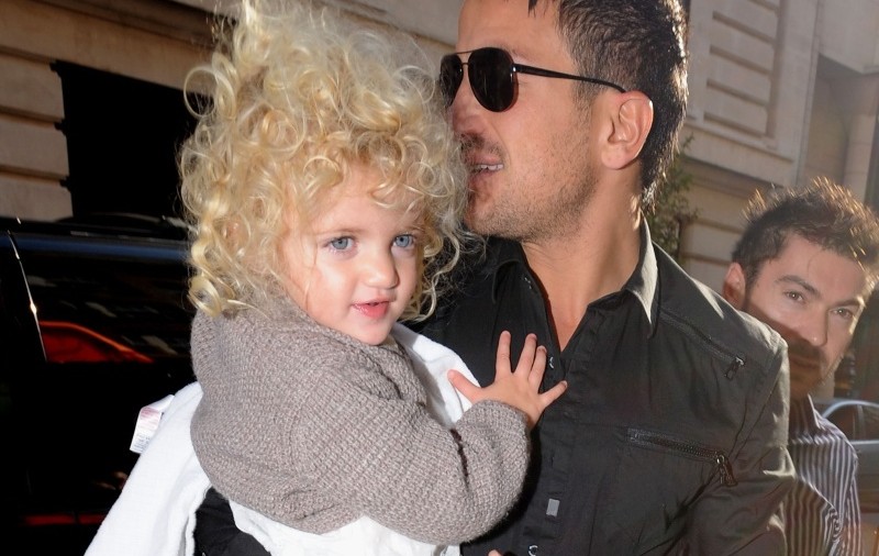 Peter Andre vrea să-şi ducă fiica la mănăstire, ca să o ferească de bărbaţi