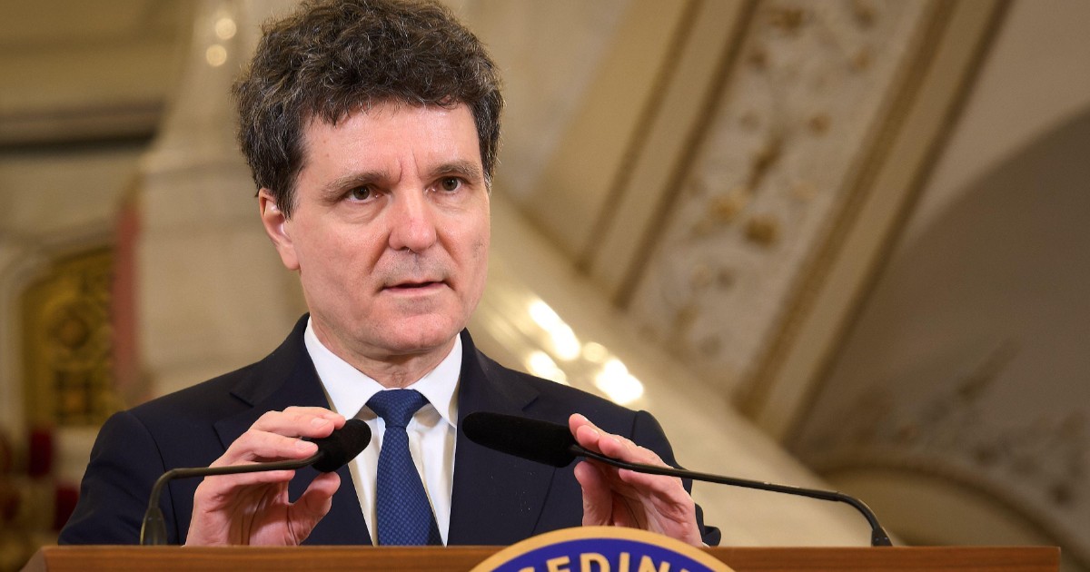 Nicușor Dan, Președintele României, face declarații de presă