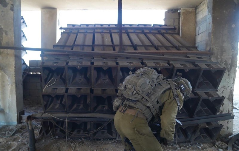 Armata israeliană spune că a descoperit lansatoare de rachete în interiorul unui centru de tineret și al unei moschei din Fâșia Gaza