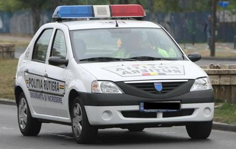 Sechestrat şi bătut în propria casă de tovarăşii de pahar 