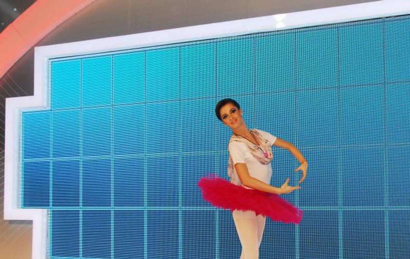 Cât de flexibilă este colega lui Liviu Vârciu! Ana-Maria Barnoschi, în postura de balerină | FOTO