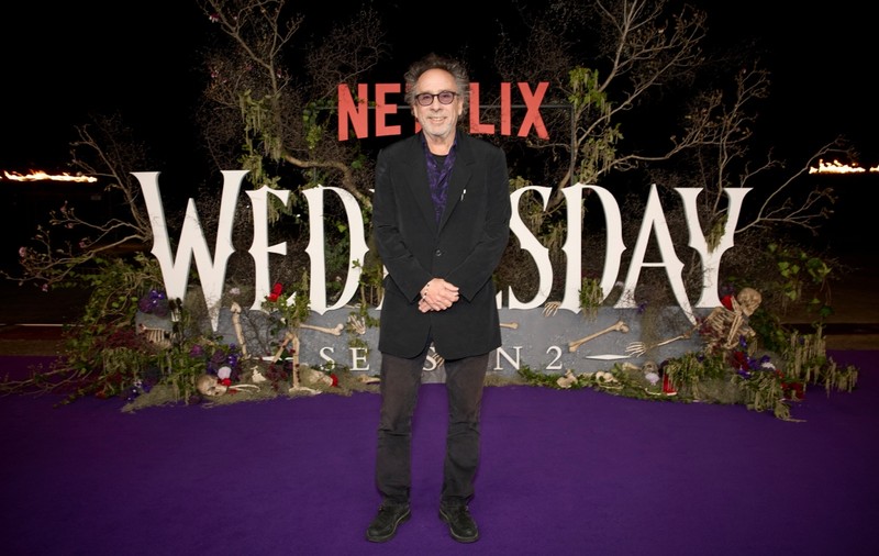 Tim Burton, despre schimbările din sezonul 2 al serialului Wednesday. Cum a fost să filmeze în Irlanda, după ce a renunțat la România