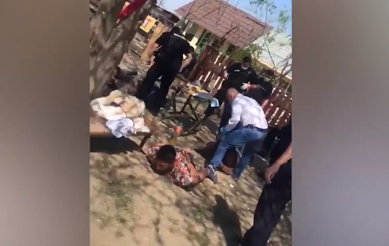 Poliția Giurgiu a mințit că l-a destituit pe șeful Poliției Bolintin Vale care a bătut un bărbat întins la pământ! Surse din IPJ Giurgiu: ”Nu a fost niciodată demis”