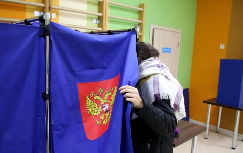 Locuitori din Moscova care urmăresc canalele lui Aleksei Navalnîi primesc mesaje în care sunt avertizați „să nu formeze cozi la votare”