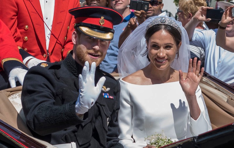 FOTO | Ținutele purtate de prințul Harry și Meghan Markle la nunta regală vor fi expuse