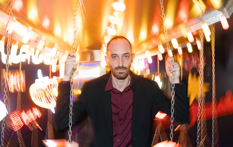 Tudor Istodor joacă în serialul „Groapa”. Fiul actriței Maia Morgenstern intră rapid în pielea personajului: „E un rol extrem de complex”