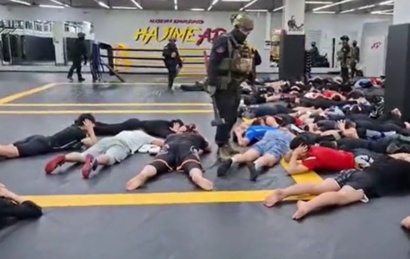 Recrutare forțată în Rusia: momentul în care poliția intră în forță într-o sală de sport I VIDEO 