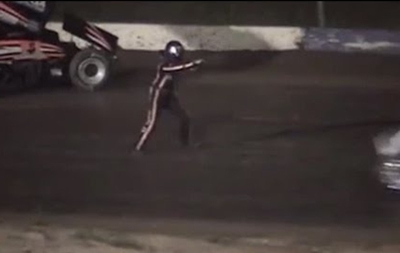 Moarte pe circuit. Un pilot a fost lovit de o mașină și și-a pierdut viața / IMAGINI ȘOCANTE