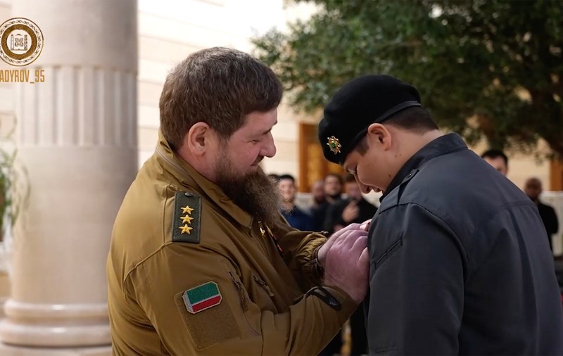 Ramzan Kadîrov şi-a numit fiul de doar 15 ani şef al securităţii. "Are deja o mare experienţă practică şi un spirit războinic puternic"