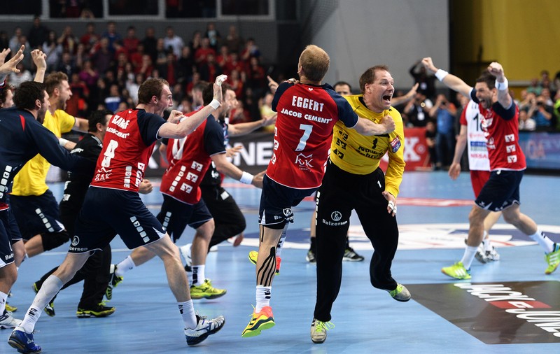 VIDEO / BOMBĂ: Barcelona, eliminată de Flensburg la loviturile de departajare! I-a îngropat Karabatici