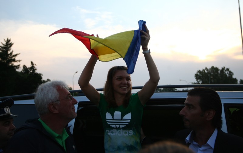 SIMONA HALEP A AJUNS ÎN ROMÂNIA: "TRISTĂ NU POT SĂ FIU" | FOTO EXCLUSIVE