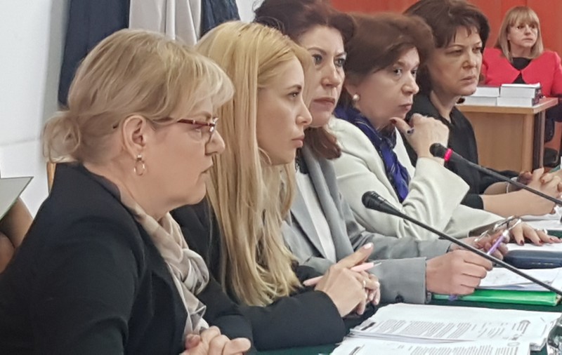 Şefa ANAF, prima apariţie publică de la numirea în funcţie. A fost chemată în Senat să explice numărul mare de popriri pe conturi