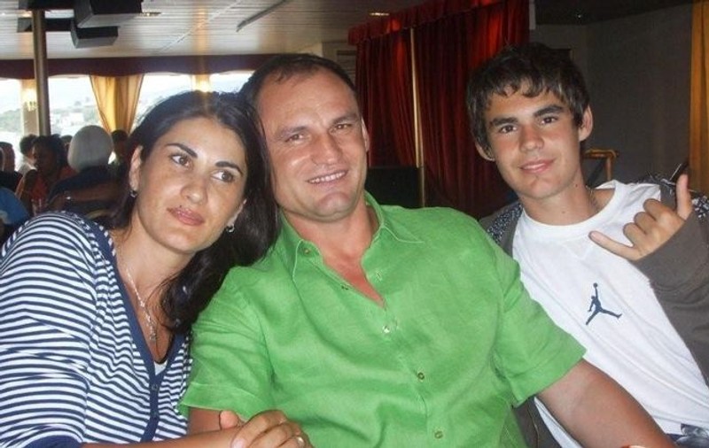Toni Doboş îşi deschide cafenea peste ruine
