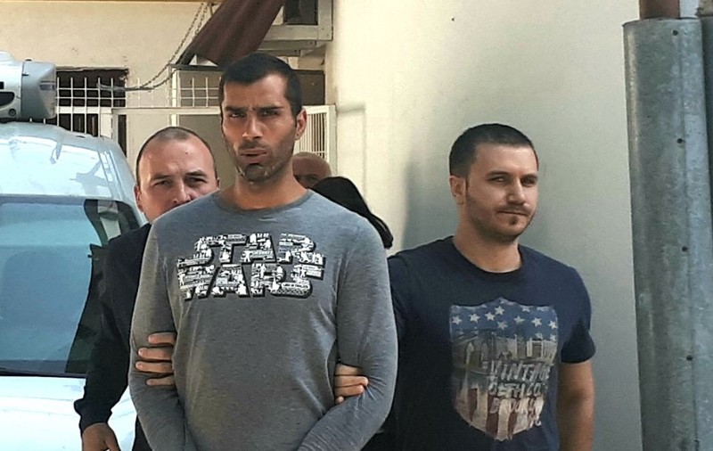 Hoţ prins de poliţişti după ce a furat şapte portofele într-o zi! Infractorul a fost la "Simfonia lalelelor" din Piteşti