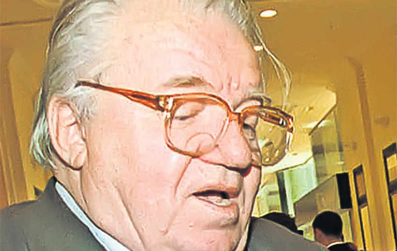 EXCLUSIV | Fănuş Neagu ironiza comunismul în şedinţe: "Partidul nu-mi dă apă caldă să mă spăl!"