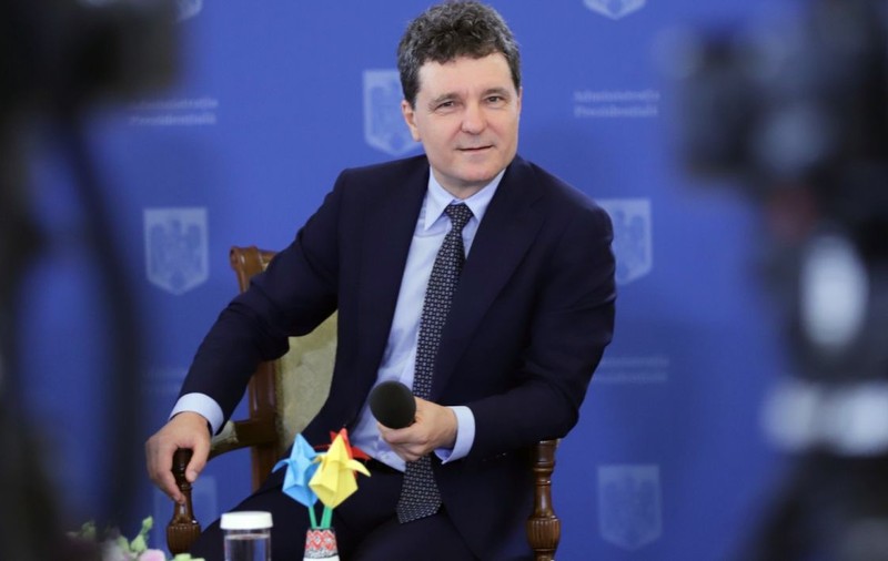 Nicușor Dan pune la dispoziție sala de teatru din Palatul Cotroceni pentru actori tineri și liceeni