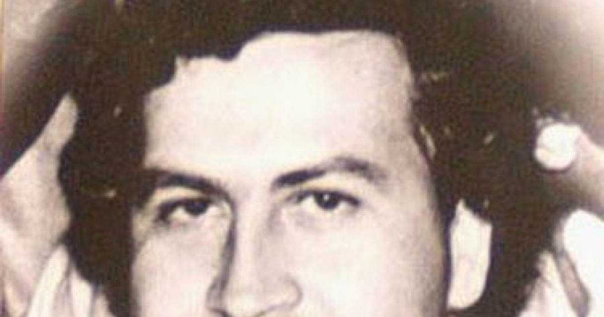 Popeye, asasinul lui Pablo Escobar, luat la întrebări de un român. Chiar la începutul discuției, a luat pistolul și...