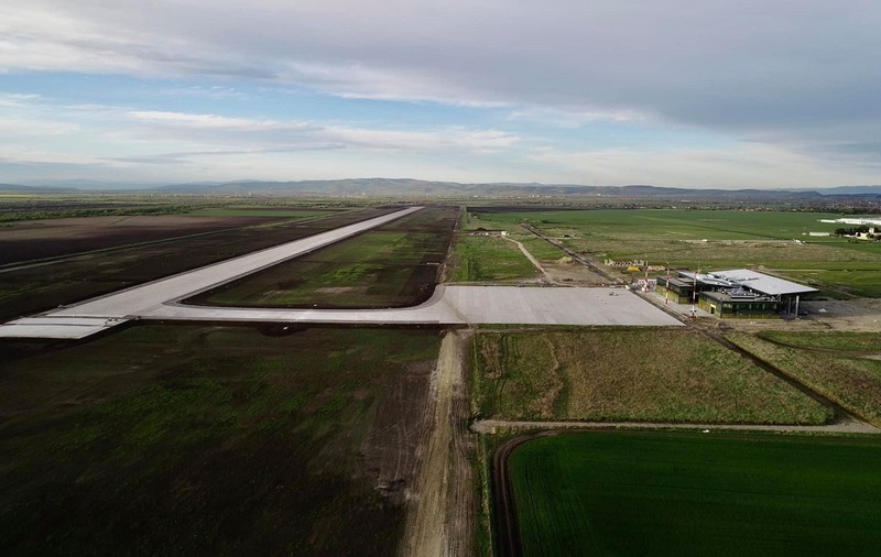Avioanele vor ateriza pe aeroportul din Brașov dirijate de la 400 km, din turnul de la Arad