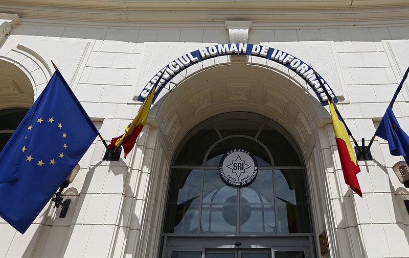 SRI a confirmat informația din Libertatea: un angajat, pozitiv cu coronavirus. Cei cărora fiul polițistului venit din Israel le-a dat mărțișoare li s-au luat deja probe
