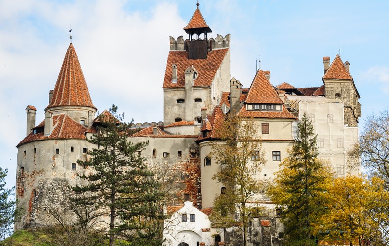 Un turist din Italia a murit în timpul unei vizite la Castelul Bran. Accesul turiștilor a fost suspendat temporar