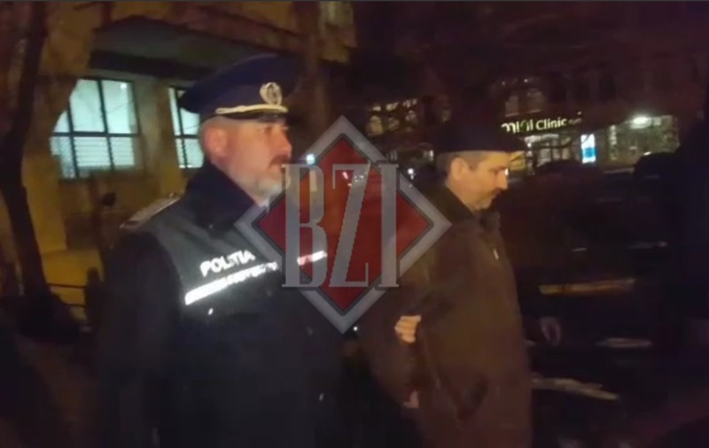 Bărbatul care a înjunghiat un adolescent într-un autobuz din Iași a fost arestat / VIDEO
