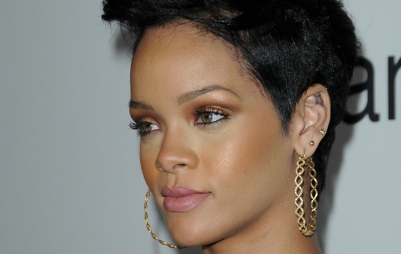 Rihanna îşi vrea bijuteriile înapoi