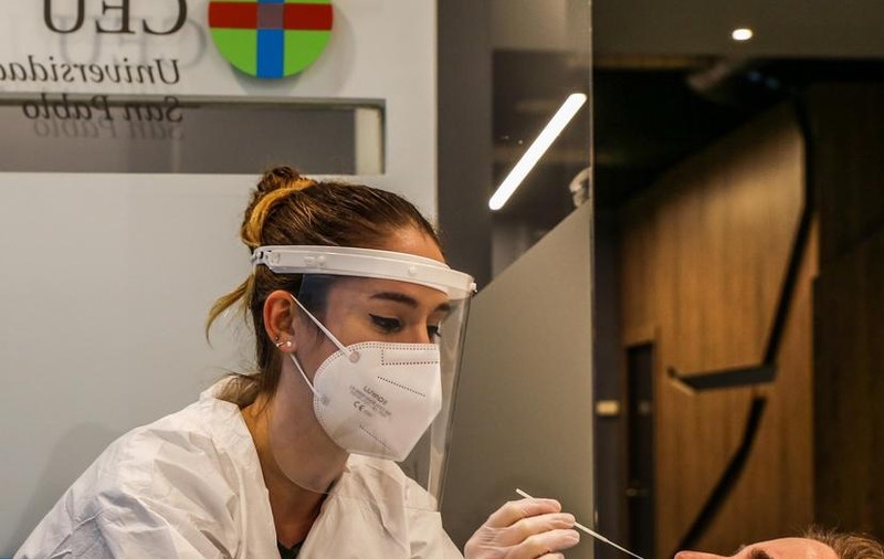 Spania impune prezentarea unui test PCR negativ la intrarea din Franța