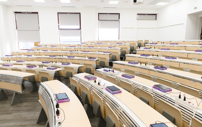 Examene de tip grilă, pe tabletă, pentru studenții de la Medicină din Iași. „Rezidențiatul se dă după același sistem”