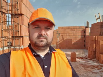 La construcția centrului Sfântul Nicolae