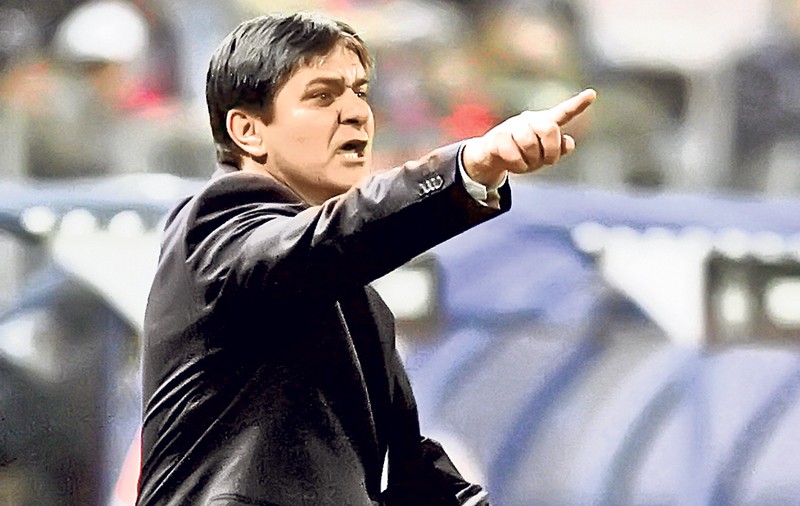 INTERVIU | Antrenorul Marius Lăcătuş crede în puterea STELEI: "Adversarii trebuie să se teamă"