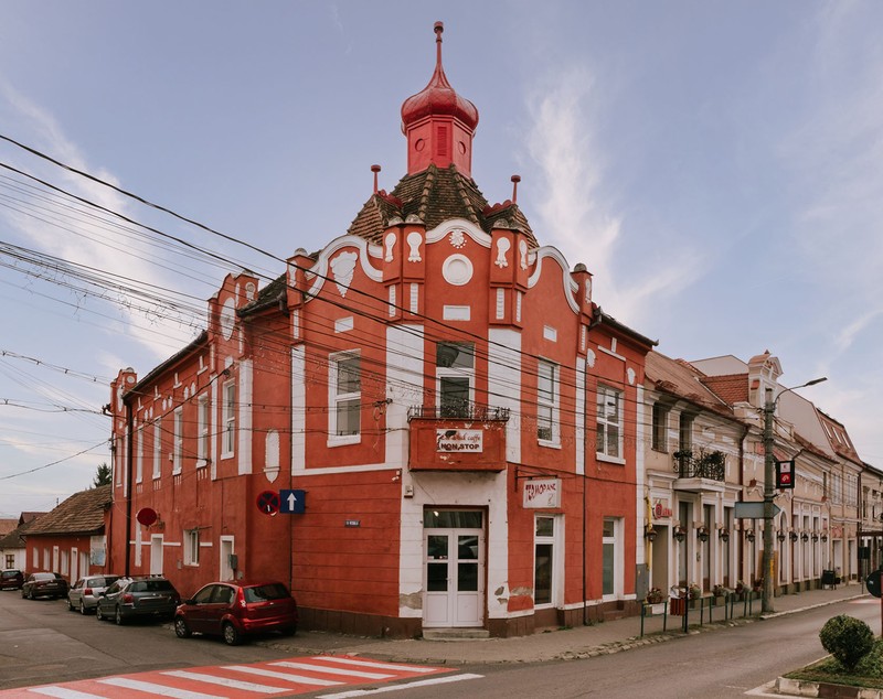 Palatul Elszeszer din Mureș, construit în urmă cu 160 de ani, este scos la vânzare. Care e prețul
