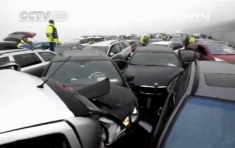 ACCIDENT CU 50 DE MAŞINI, în Elveţia!