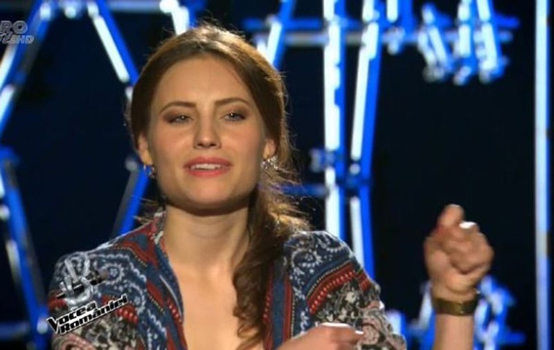 VOCEA ROMÂNIEI. Alina a impresionat cu glasul său, dar şi cu frumuseţea răpitoare!