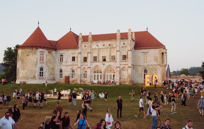 EC by day: Club de comedie și film, întâlniri cu personalități și zeci de activități pentru o zi de festival plină