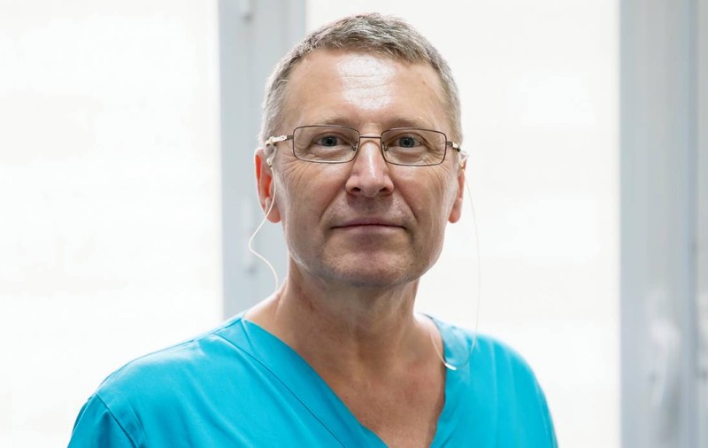 Șeful Neurochirurgiei de la Spitalul Militar, implicat în dosarul DNA, avea venituri lunare oficiale de peste 4.500 de euro