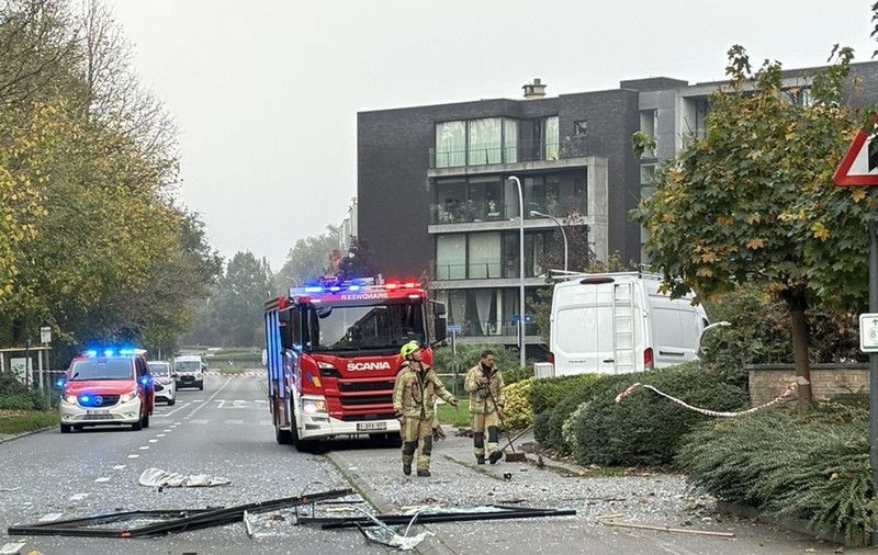 Doi muncitori români au aruncat în aer din greșeală apartamentul pe care abia începuseră să-l renoveze, în Belgia, și au fost grav răniți