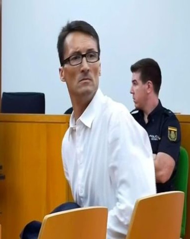 FOTO | Povestea lui Mark Acklom, cel mai căutat escroc al Marii Britanii. S-a dat drept agent secret și a prăduit o femeie de 1 milion de euro