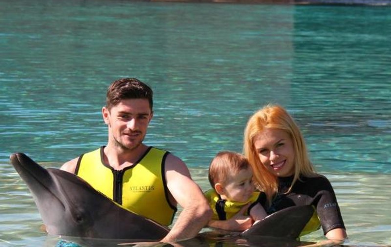 Ce familie frumoasă are Răzvan Cociş!