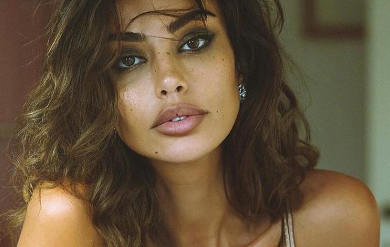 Mădălina Ghenea a pozat în lenjerie intimă. Ipostaza în care rar este văzută: „Ireală”