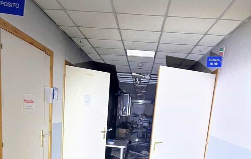 Un pacient român și-a aprins o țigară când era conectat la aparatul de oxigen, într-un spital din Italia, și a murit ars în incendiul provocat de el