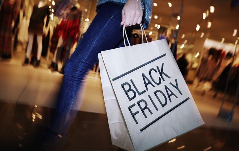 Black Friday va avea loc pe 13 noiembrie. Cum se stabilește data celui mai mare eveniment de shopping online din România