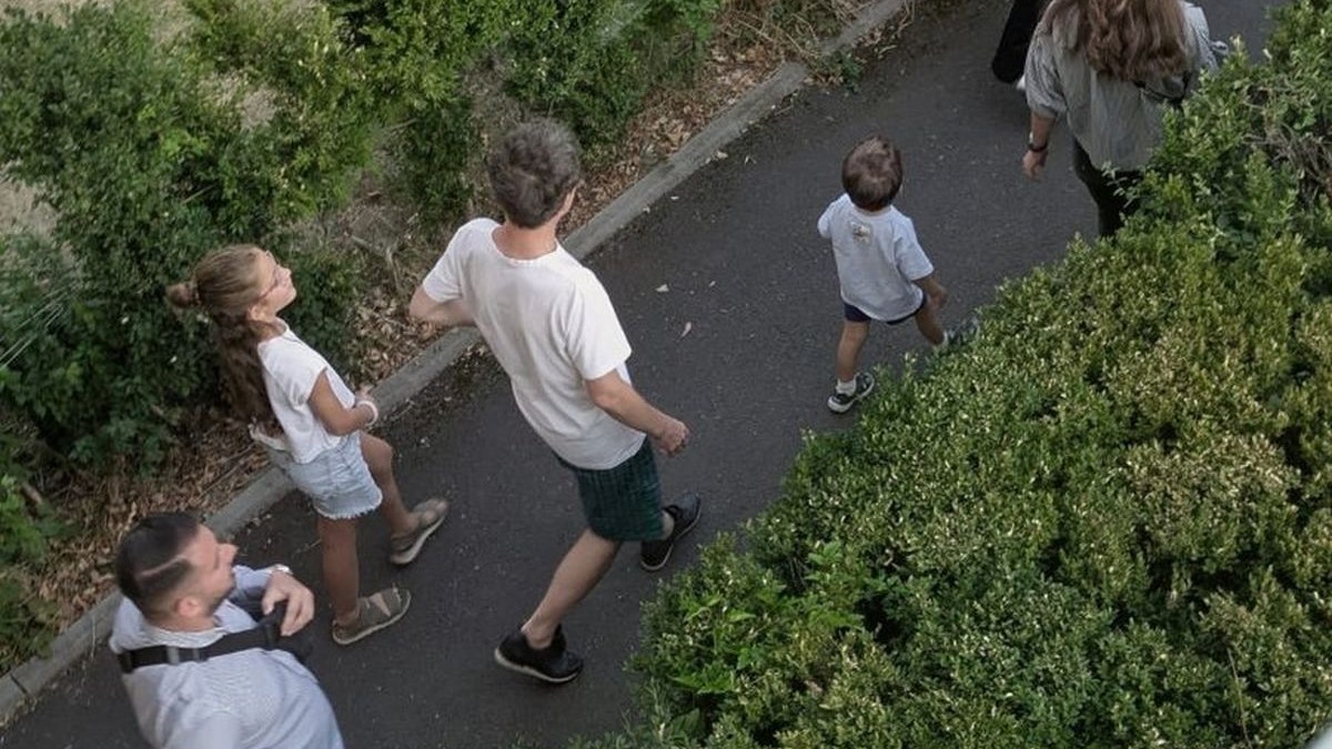 Nicușor Dan, în tricou și pantaloni scurți, și-a vizitat rudele la Făgăraș, 15 august 2026
