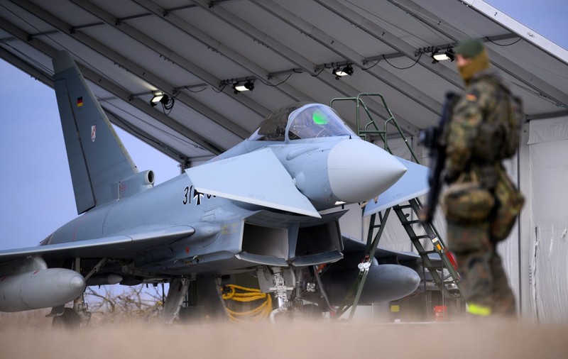 Cum a reacționat în presa de propagandă un înalt diplomat rus, când i s-a spus că NATO construiește în România cea mai mare bază aeriană militară din Europa