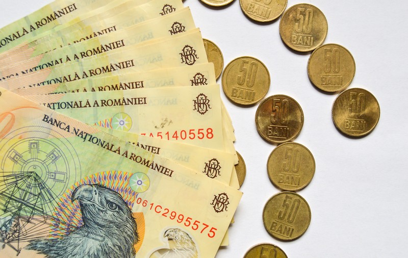 Vești bune pentru milioane de români! Ar putea să scape de o taxă
