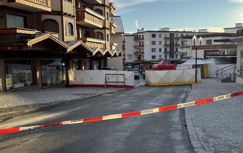 Bancă transformată în spital pentru răniții incendiului din Crans-Montana: „Au fost oameni operați chiar sub ochii mei”
